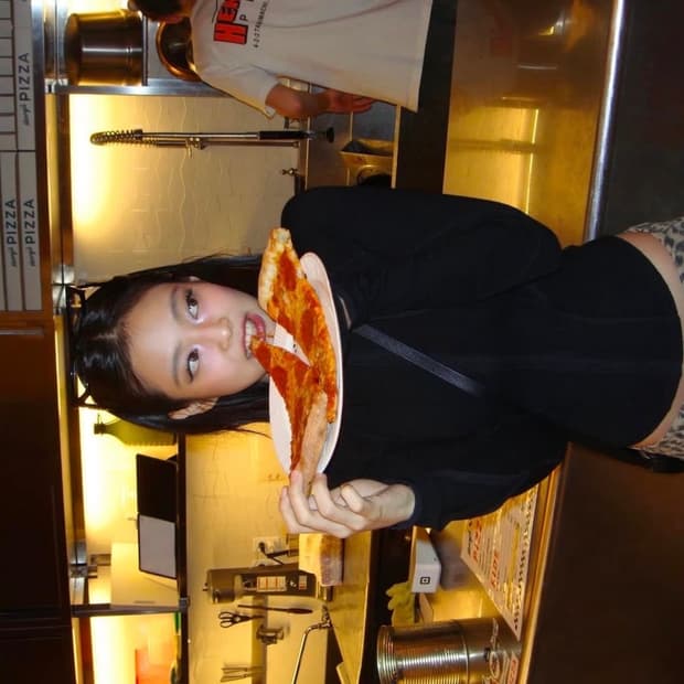 hyein seo slashed zip top black