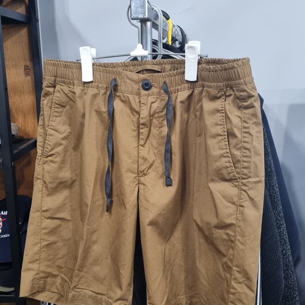 MASSIMO DUTTI(마시모두띠) 카멜색 끈조임 밴딩 반바지 33