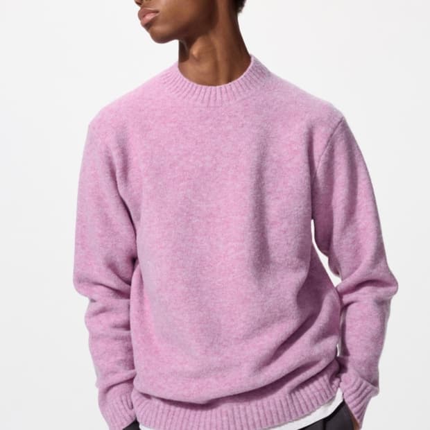 유니클로 수플레얀크루넥 스웨터