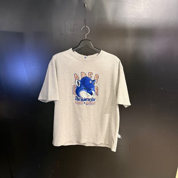 아더에러x메종키츠네 블루 폭스 반팔티셔츠