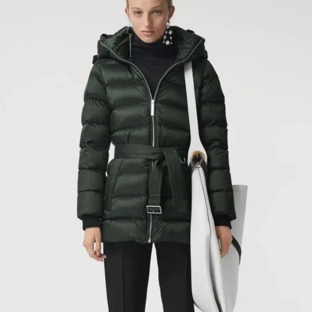 버버리 라임하우스 패딩 (백화점 택 달린 새상품)정품