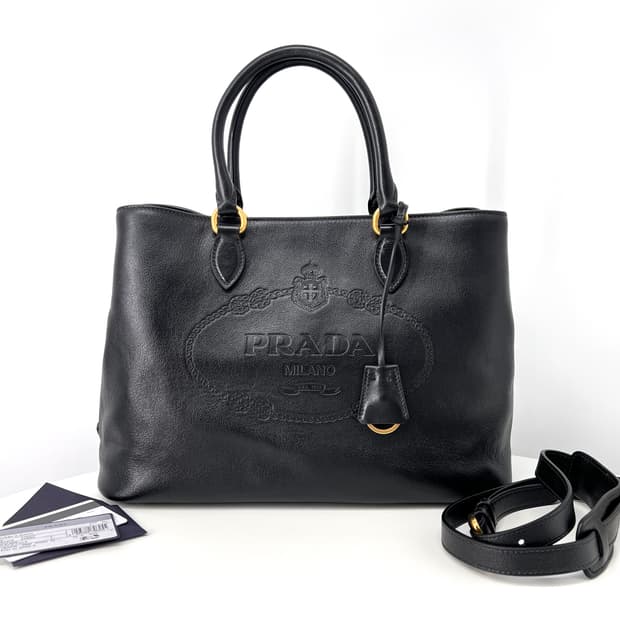 프라다 그레이스 카프 레더 토트백 & 숄더백 블랙 (1BA579)