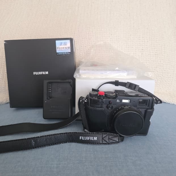 후지필름 X100F 블랙 (박스 & 구성품 & 추가 악세사리 포함)