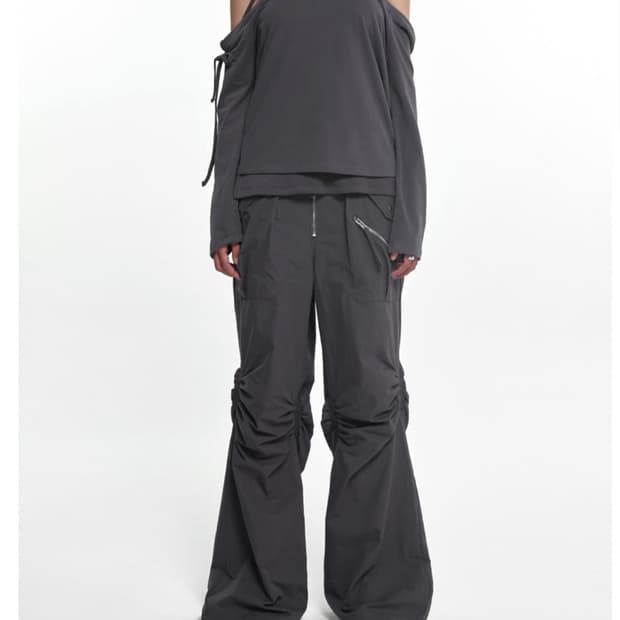 나체 지퍼 디테일 팬츠