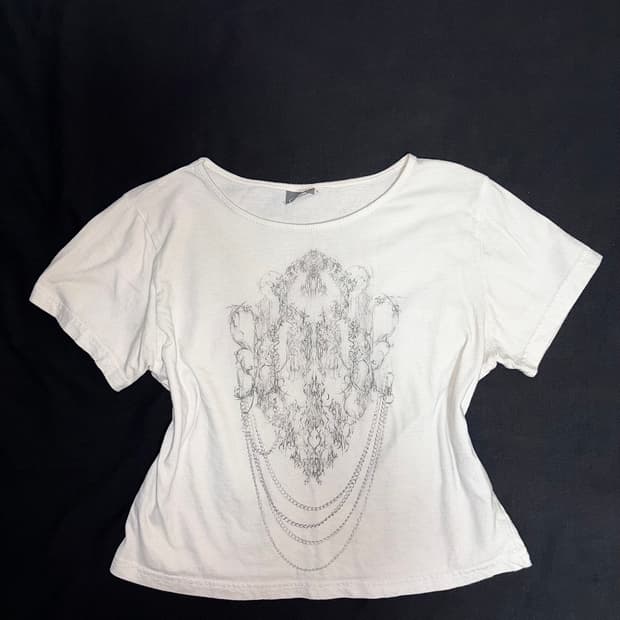 “Hug your skin” t-shirt