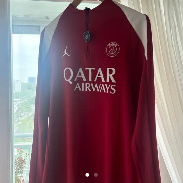 조던 x 파리 생제르맹 드라이핏 스트라이크 포스 드릴 탑 윙스 조던 레드