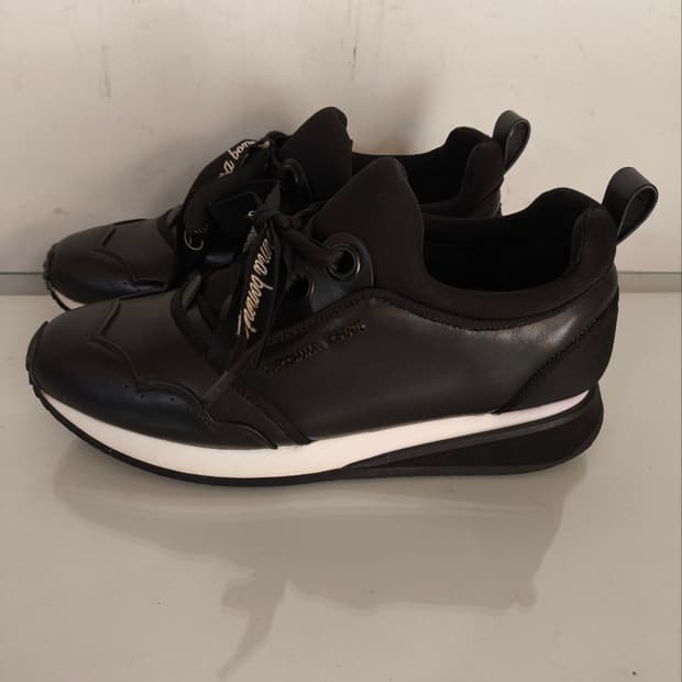 250mm 슈콤마보니 스니커즈