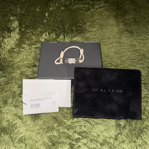 [OS] 1017 ALYX 9SM 알릭스 로고 화이트 메탈 브레이슬릿