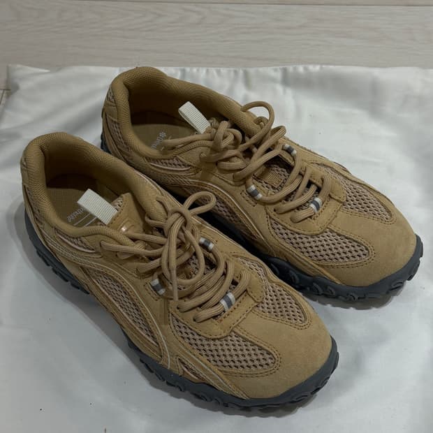 ‼️이사 처분 (1회착용) 휠라 에샤페 모카 운동화 스니커즈 240