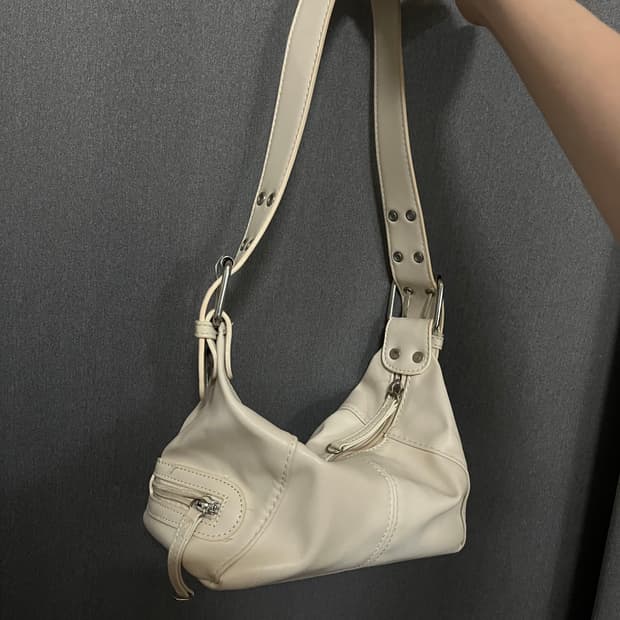 아이보리 레더백