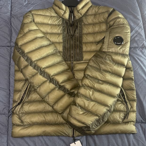 CP컴퍼니 D.D 쉘 고글 다운 자켓  25FW