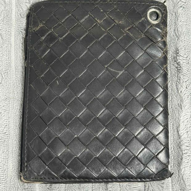 보테가베네타 인트레치아토 여권 지갑