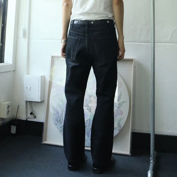 토가 비릴리스 블랙 플레어 데님 팬츠 