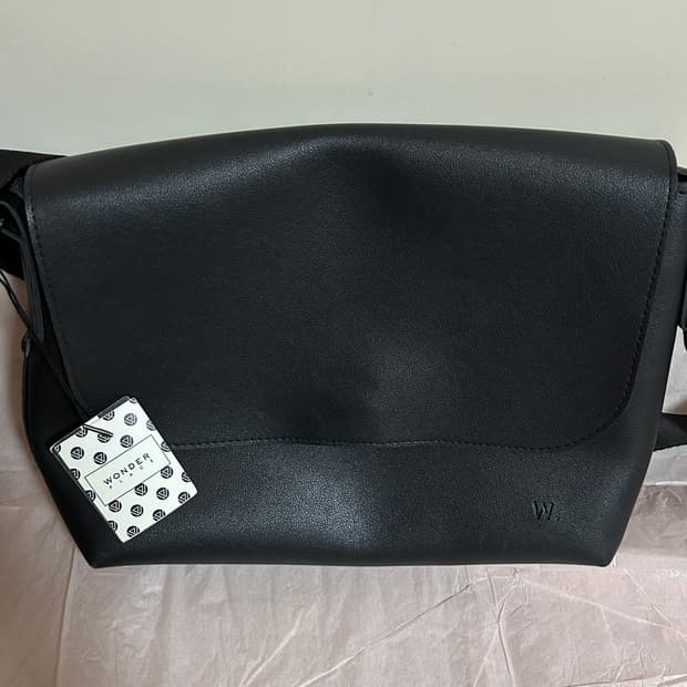 원더플레이스 메신저백