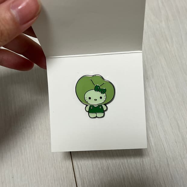 오사카 엑스포 헬로키티 한정판 뱃지