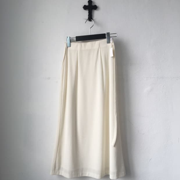 Tied point skirt