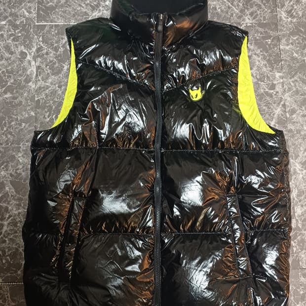 왁(WAAC) 하이글로시 다운 베스트(정가245,000)