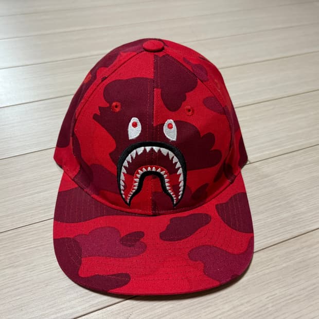 베이프 밀리터리 샤크캡 레드 판매합니다