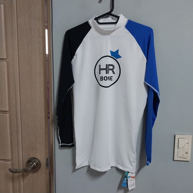 미사용 레쉬가드 남성95 사이즈 