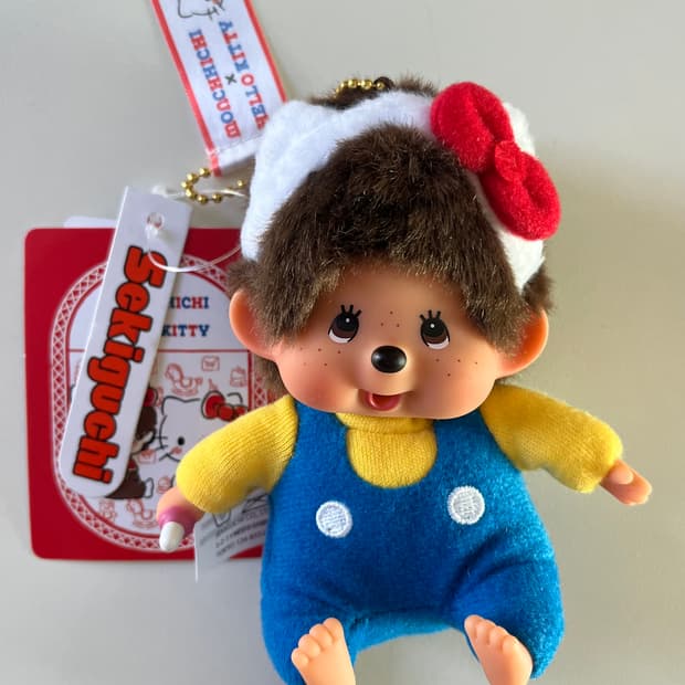 몬치치 헬로키티 콜라보 키링 정품