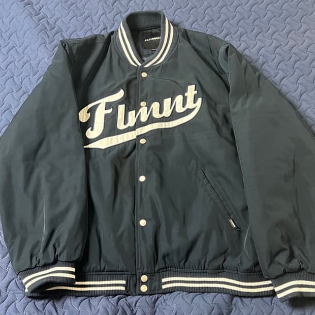 필루미네이트 롤링로고 스타디움 자켓