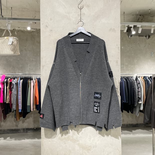 엠부쉬 차콜 필트 패치 니트 집 디스트레스드 가디건