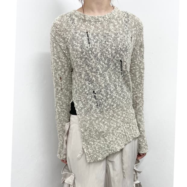 멜란지 데미지 루즈 절개 니트탑