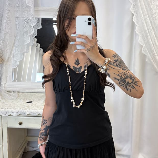 Black sleeveless 