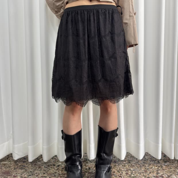 design midi skirt