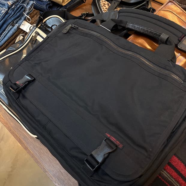 포터 러기드 라벨 하드 나일론 크로스백 페이딩