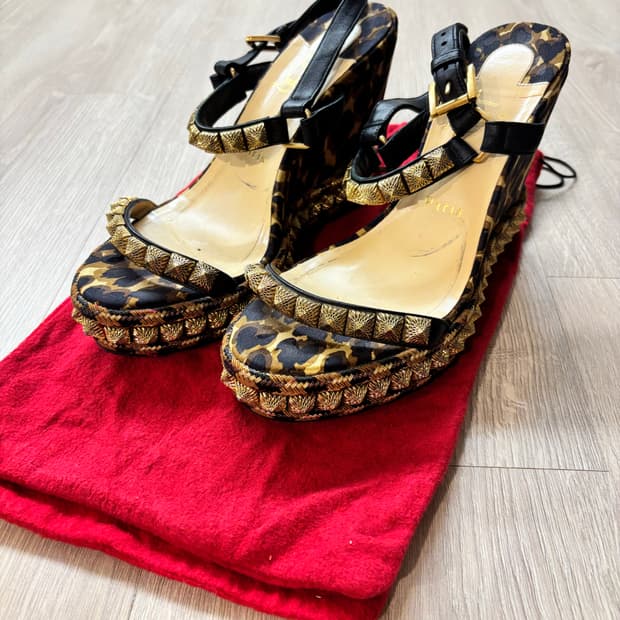 CHRISTIAN LOUBOUTIN 피라클루 110 샌들