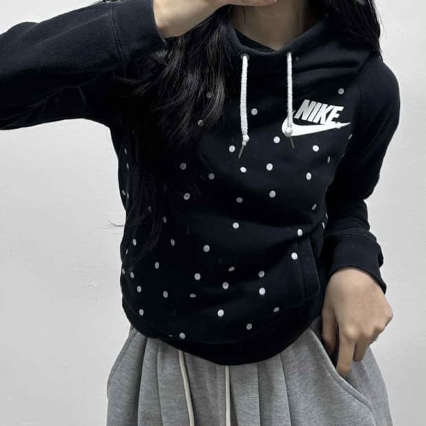 나이키 푸츄라 도트 땡땡이 걸즈 스웨트셔츠 후드티(M)