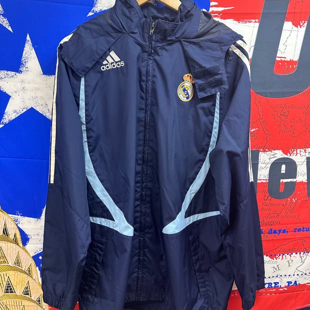 아디다스 올드스쿨 레알마드리드 오버핏 바람막이점퍼 XL105