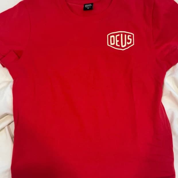 데우스 우먼 티셔츠 2장 M사이즈