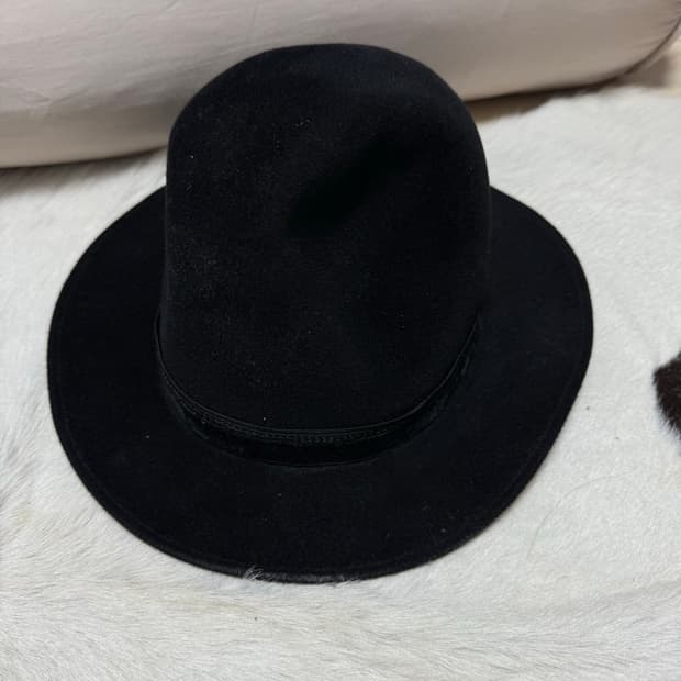 넘버나인 04 레빗퍼 페도라 아카이브