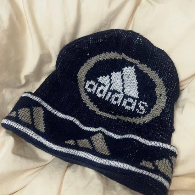 아디다스 로고 니트 햇 / 비니형 버킷햇