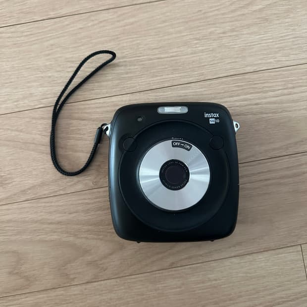 인스탁스 SQ10 스퀘어필름 폴라로이드 카메라