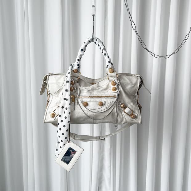 발렌시아가 시티 모터백 파트타임