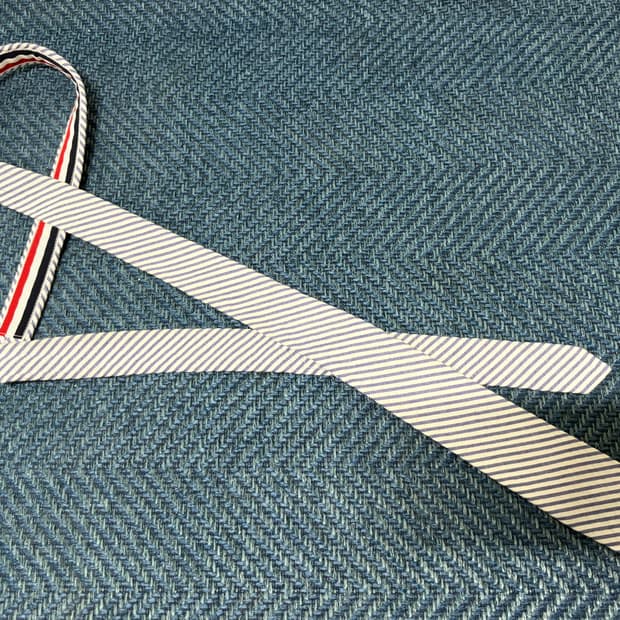 톰브라운 블루 시어서커 넥타이