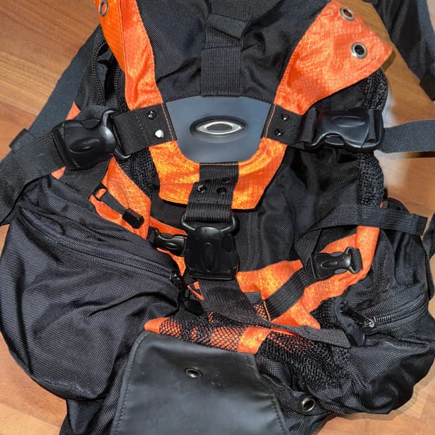 오클리 아웃도어 버클 백팩