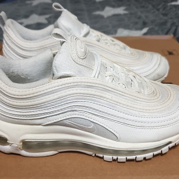 나이키 에어맥스97 화이트 메탈릭실버 스니커즈 (225)