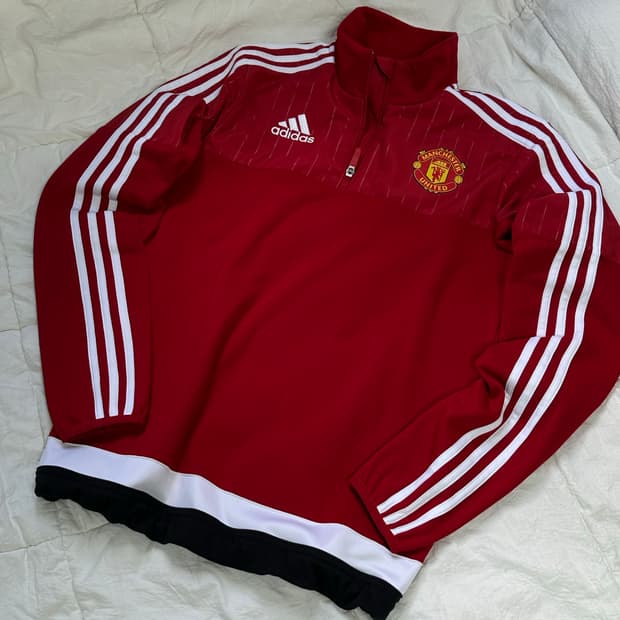 아디다스 맨유 드릴탑 미디움