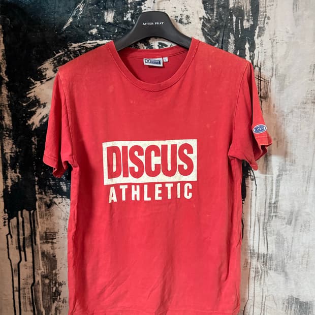 90’s Discus Athletic red half t-shirt