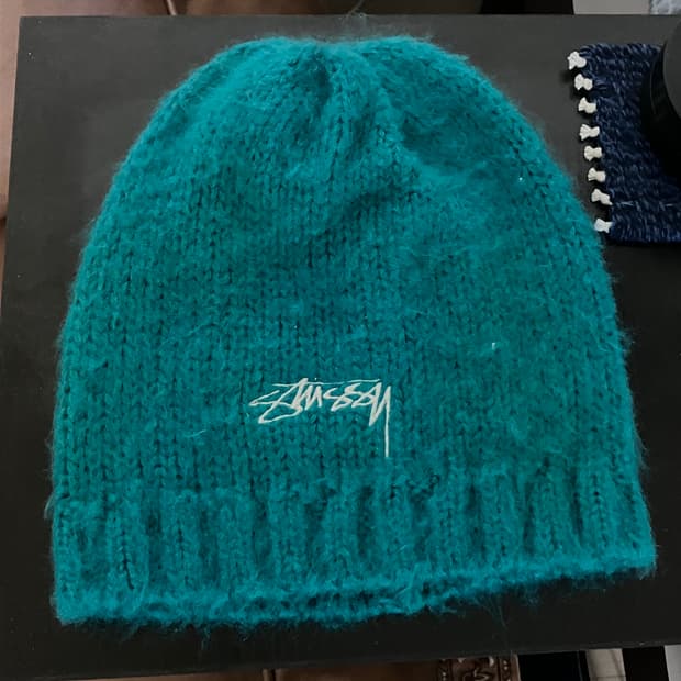 스투시 퍼지 립드 비니 틸