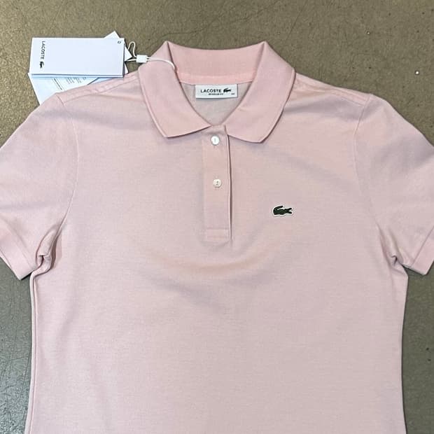 34 새상품 라코스테 여성용 레귤러핏 연핑크 카라 반팔 티셔츠