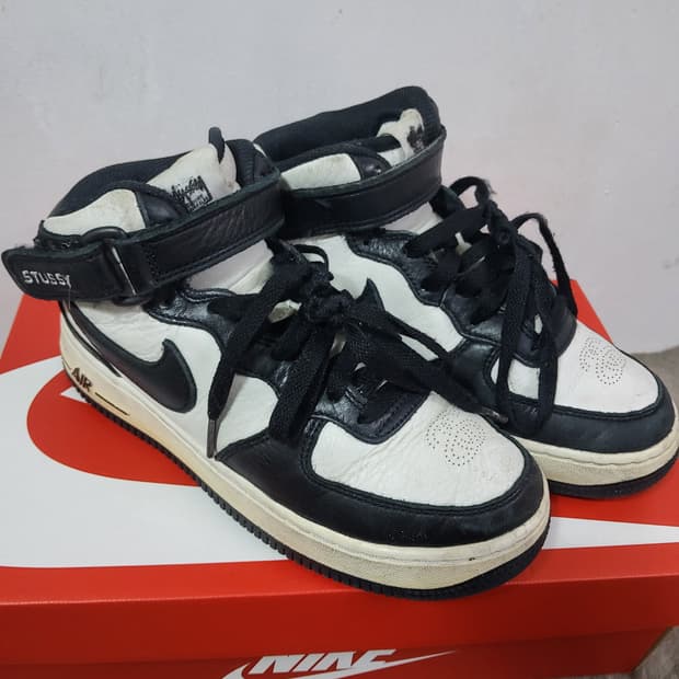 나이키 스투시 에어포스 미드 1 검흰 230 스니커즈 농구화
