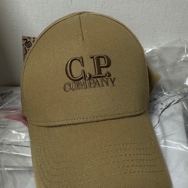CP컴퍼니 렌즈볼캡