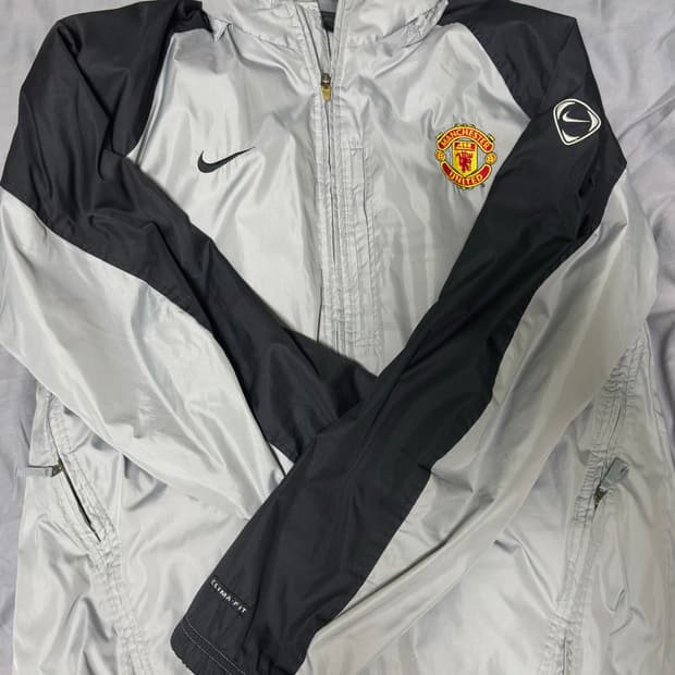 맨유 빈티지 바람막이
