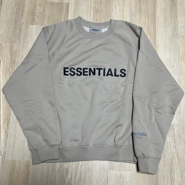 [새상품]20fw 피오갓 에센셜 맨투맨 타우페 실리콘 아플리케