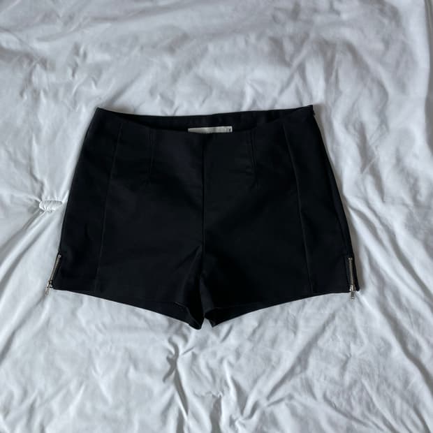 블랙 숏츠